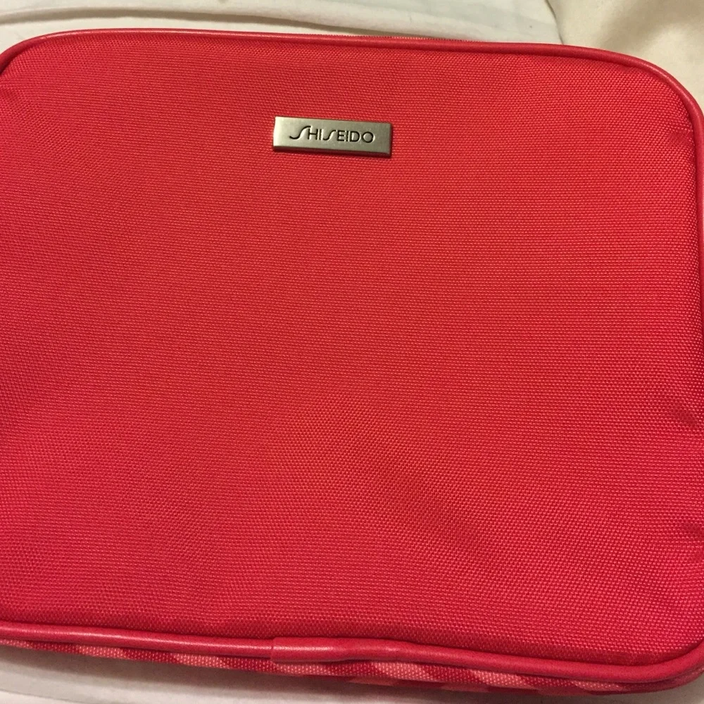 NEW Shiseido Pouch